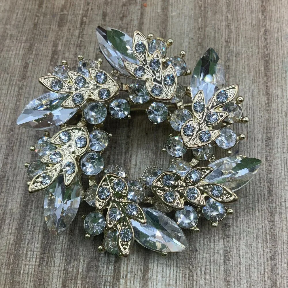 Flower Wreath Jeweled Crystal Vintage Style Gold Tone Brooch
